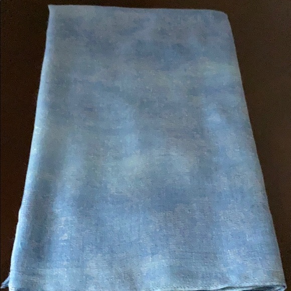 trio of blue scarfs to accessorize your closet! - Picture 3 of 4